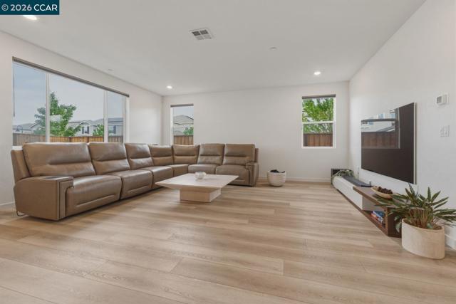 Image 3 of 55 For 5409 Spring Mountain Ln