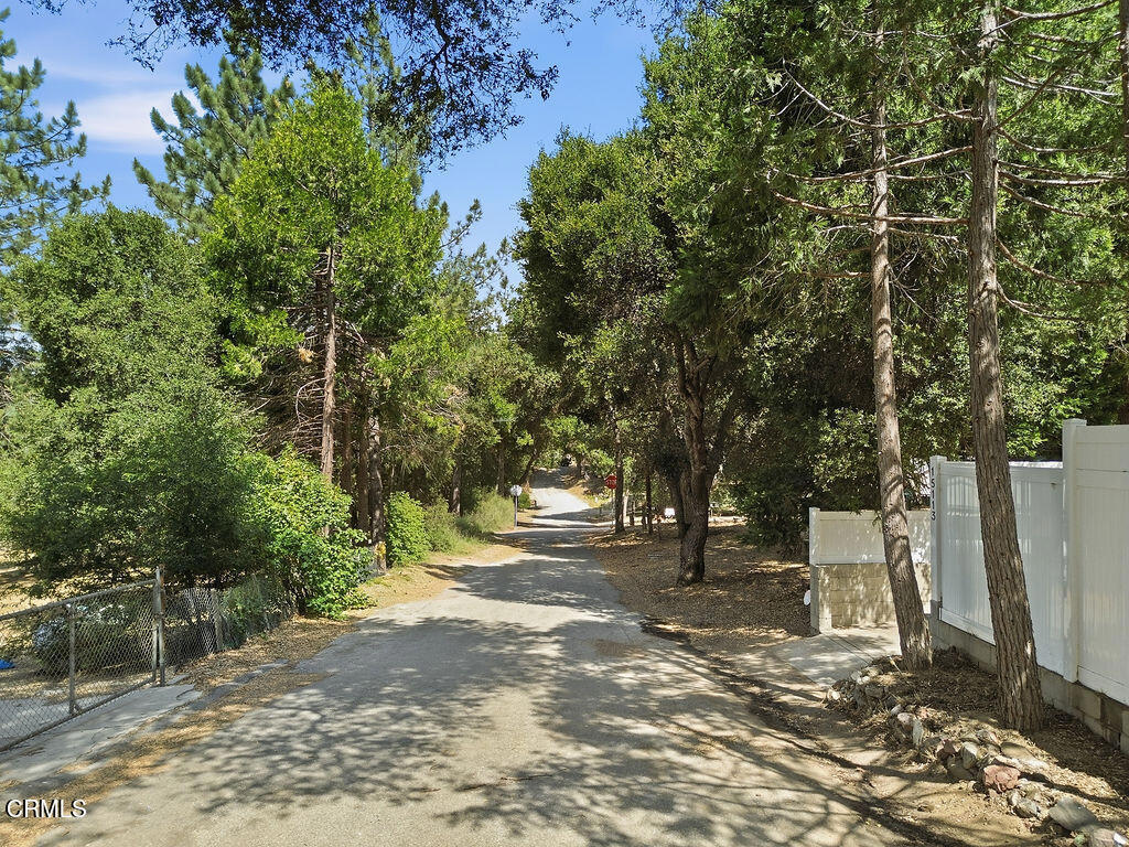 https://media.crmls.org/mediaz/72e6e18d-6b32-415f-aa90-a3f27f6abaf0.jpg?preset=X-Large