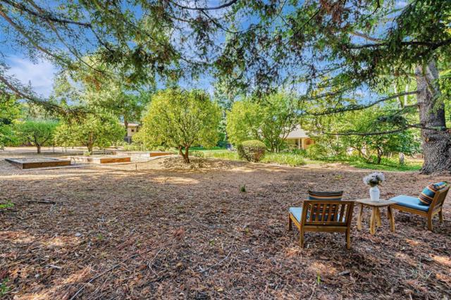 19680 Versailles Way, Saratoga CA: https://media.crmls.org/mediaz/72e73ab2-b6d4-457e-b7dc-b1714763eb5b.jpg