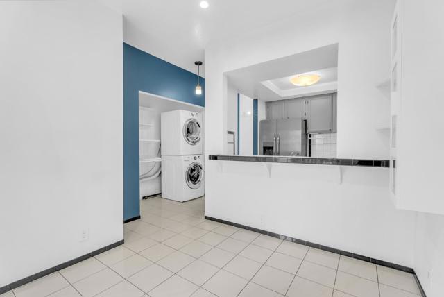 819 15th Street, Oakland CA: https://media.crmls.org/mediaz/72e7a9ca-8680-4506-a530-fece0ae3f2d7.jpg