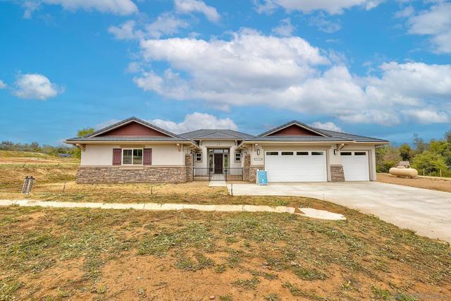 29527 Viking View Ln, Valley Center CA: https://media.crmls.org/mediaz/72e815e3-d71d-4831-9630-98189a108155.jpg