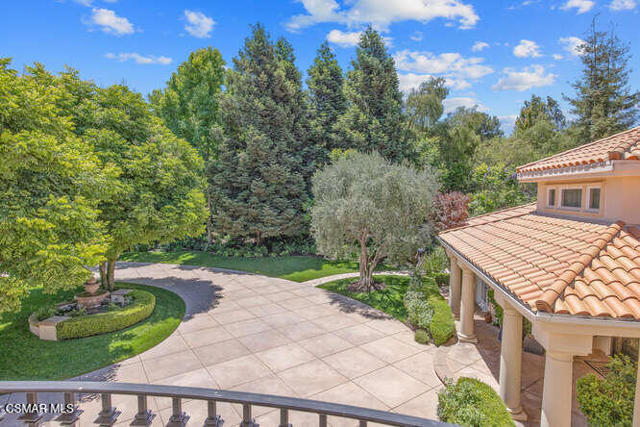 421 Whitegate Road, Thousand Oaks CA: https://media.crmls.org/mediaz/72e942fd-682a-46ba-ad8e-6024c6f17baf.jpg