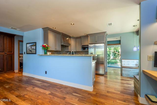 885 Riverside Street, Ventura CA: https://media.crmls.org/mediaz/72e96648-a229-4482-a465-692818b3b6e3.jpg