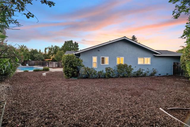 5963 Larabee Court, San Jose CA: https://media.crmls.org/mediaz/72e9760b-b497-4781-b271-3d6b05c01e95.jpg