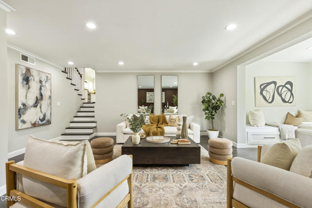 11442 Brainard Avenue, Sylmar CA: https://media.crmls.org/mediaz/72ead31c-04b6-4bff-8b21-01312f44c828.jpg