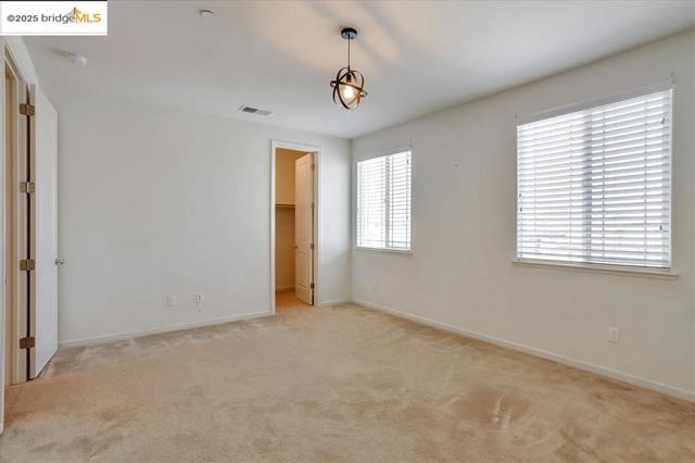 809 BLUESTONE DR, Oakley CA: https://media.crmls.org/mediaz/72ead46b-8e6a-4657-b237-f1356710cf8e.jpg