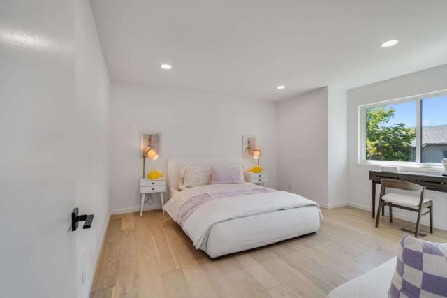 228 Sand Hill Circle, Menlo Park CA: https://media.crmls.org/mediaz/72eaed30-a963-404f-b575-3b32d1d74d90.jpg