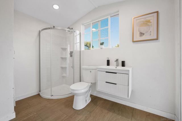 425 S Bancroft, San Diego CA: https://media.crmls.org/mediaz/72eb592d-f47c-466c-a7a5-29baa0d63e15.jpg