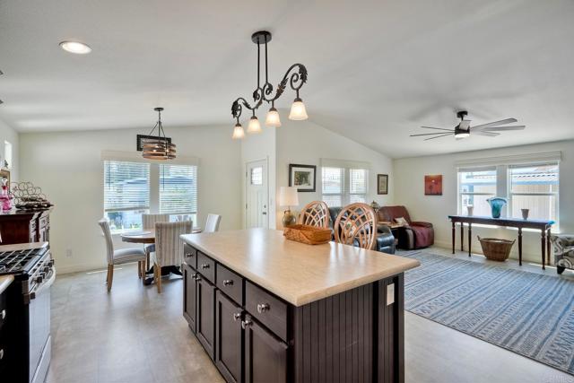 2280 E Valley Parkway, Escondido CA: https://media.crmls.org/mediaz/72eba406-2996-45e5-926a-f45d3a606c59.jpg