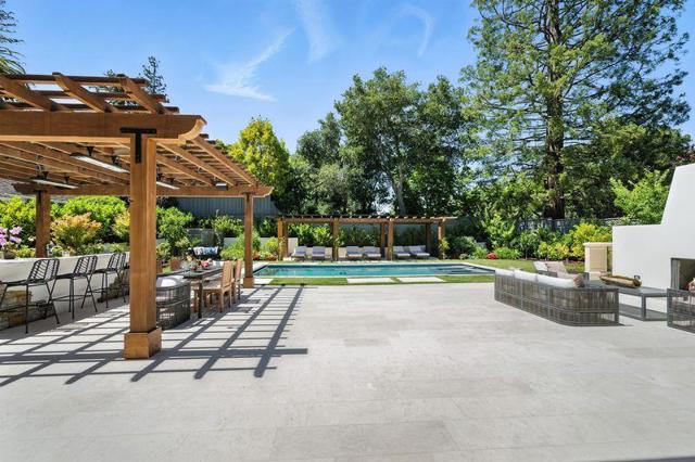 830 Bromfield Road, San Mateo CA: https://media.crmls.org/mediaz/72ec3e55-d1f6-44ed-8119-63af9ed6793a.jpg