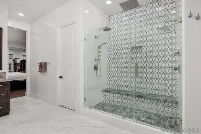 3881 Rancho Summit Dr, Encinitas CA: https://media.crmls.org/mediaz/72ec86a7-8793-4616-9dd9-593fb4df4641.jpg
