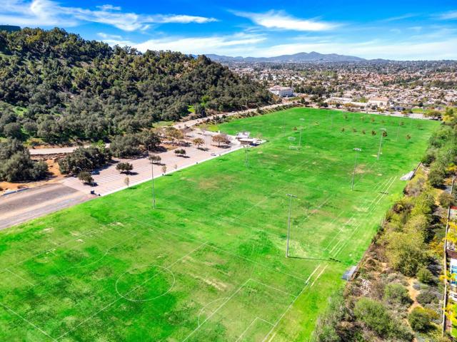 448 Kennedy Court, Escondido CA: https://media.crmls.org/mediaz/72ec8d94-0746-4425-99af-94ab053a2c6c.jpg