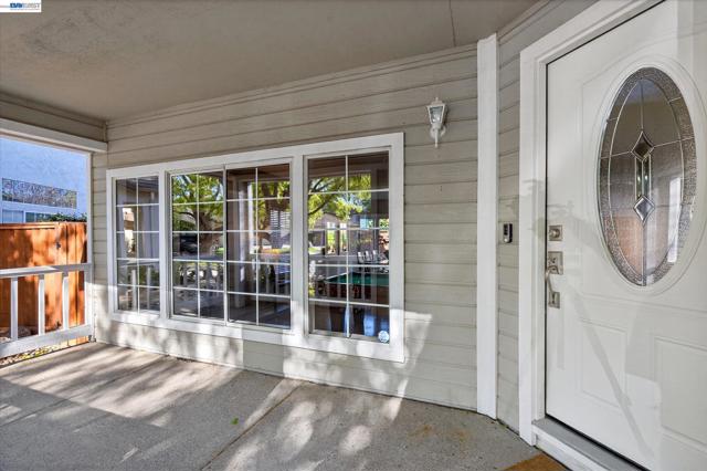 Image 2 of 40 For 1120 Gatetree Court