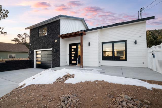 47145 Skyview Drive, Big Bear CA: https://media.crmls.org/mediaz/72ed00ad-05ea-46a5-b31d-18bb7381fc7e.jpg