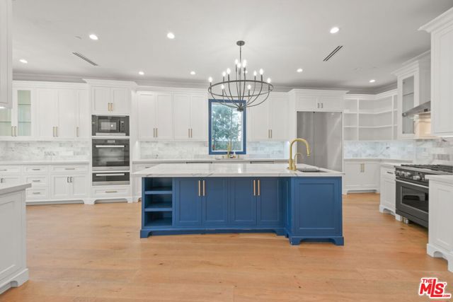 1153 S Clark Drive, Los Angeles CA: https://media.crmls.org/mediaz/72ed3fcb-a380-4df6-b149-7a1d260ebea7.jpg