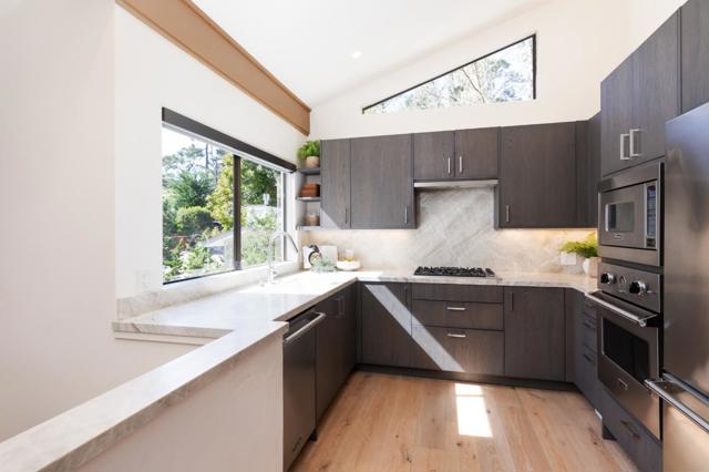 0 San Carlos 4 NE of Third, Carmel CA: https://media.crmls.org/mediaz/72ee1c3c-746c-4b6e-a1e3-83a3062db55a.jpg