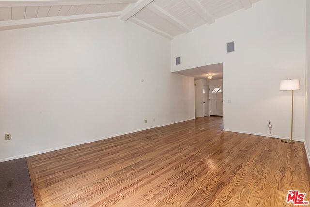 17181 Avenida De La Herradura, Pacific Palisades CA: https://media.crmls.org/mediaz/72ee221f-848e-4b90-97a5-694ca1a1ab90.jpg
