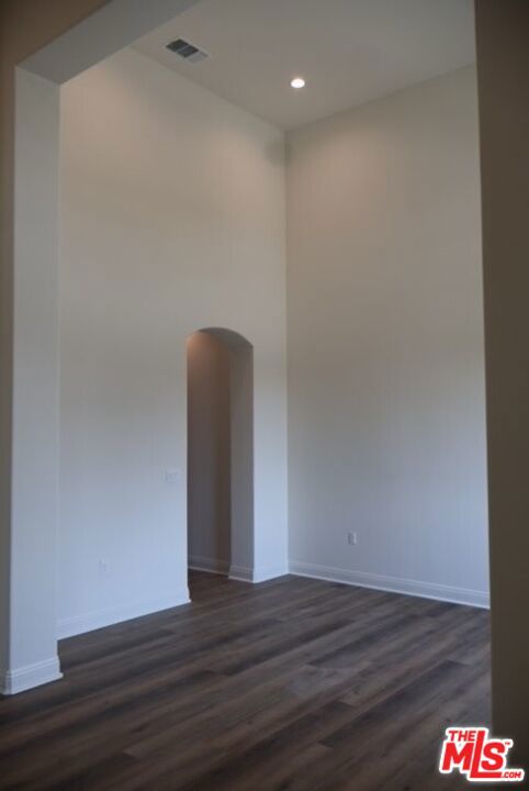 3719 Pathway Court, Bakersfield CA: https://media.crmls.org/mediaz/72ee28f8-2a6f-447d-aa0d-6131288803de.jpg