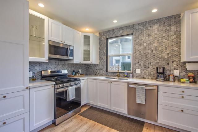 4040 42 35Th Street, San Diego CA: https://media.crmls.org/mediaz/72ee6590-0e32-41e7-96b3-2cc404f63767.jpg