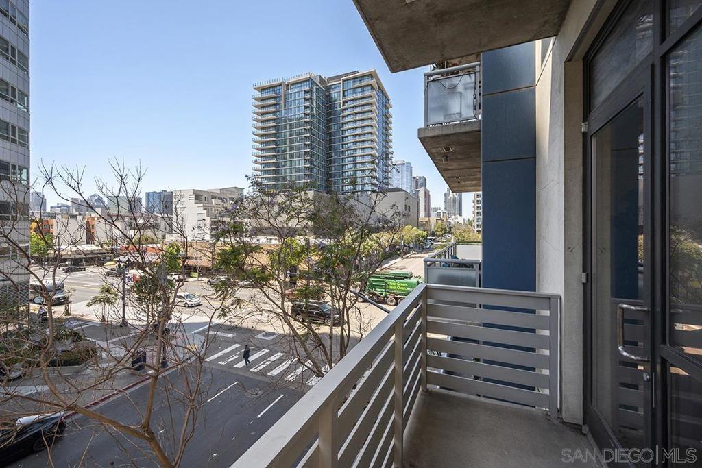 527 Tenth Ave - photo 12