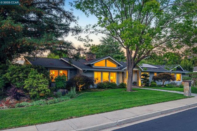 1023 White Gate Rd, Alamo CA: https://media.crmls.org/mediaz/72efd493-2321-4354-822c-2f82ee66a376.jpg