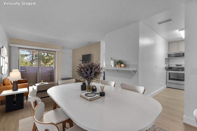 2825 N Los Felices, Palm Springs CA: https://media.crmls.org/mediaz/72f00d6e-8290-4688-823f-d8293a88df85.jpg