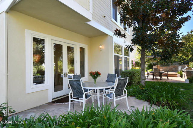 31775 Oak Ranch Court, Westlake Village CA: https://media.crmls.org/mediaz/72f08020-cf5d-4e0a-bf2a-89812c872ce7.jpg