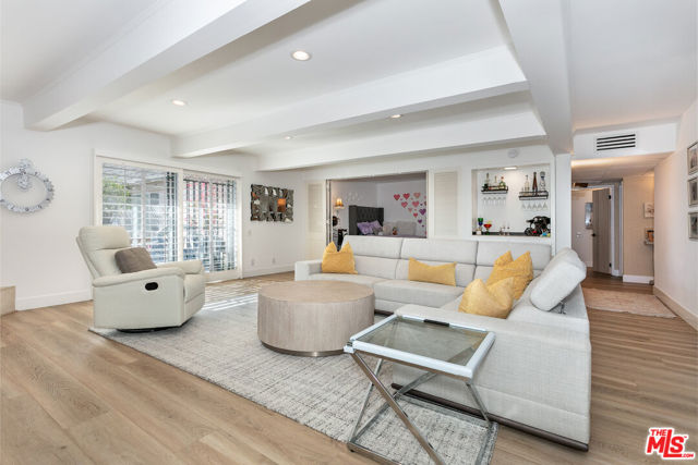 Drew Fenton | 2385 Roscomare Road Los Angeles CA | MLS: 7556899