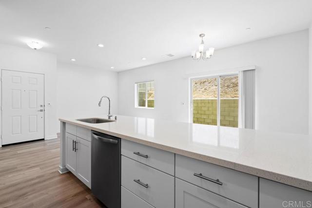 Detail Gallery Image 11 of 32 For 755 Anastasia Ct, El Cajon,  CA 92020 - 3 Beds | 2/1 Baths