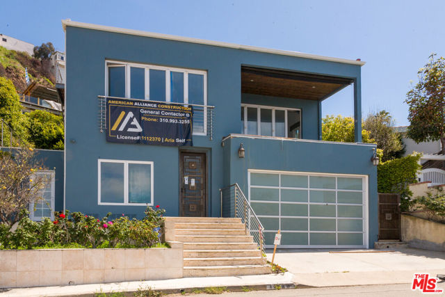 17725 Revello Drive, Pacific Palisades CA: https://media.crmls.org/mediaz/72f2abd0-ddad-49ce-a58b-522011faf555.jpg