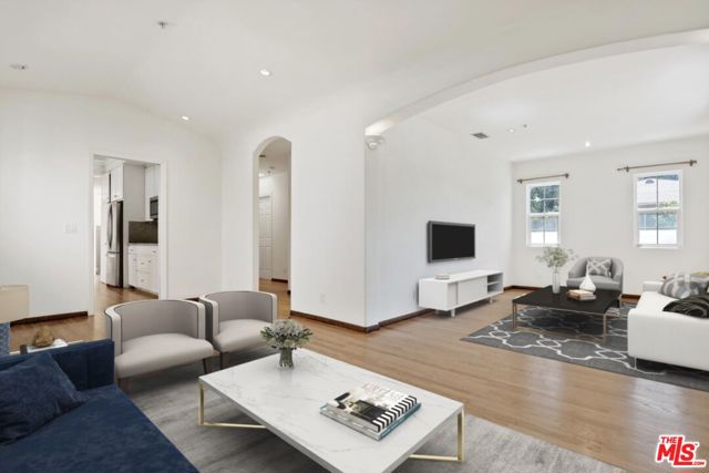 1710 Santa Paula Place, Glendale CA: https://media.crmls.org/mediaz/72f2b8cd-7cb7-4eb4-8464-87aa7fa48300.jpg
