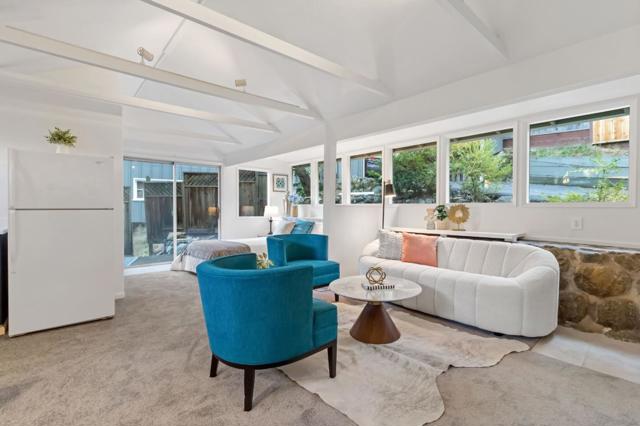 1019 Los Trancos Road, Portola Valley CA: https://media.crmls.org/mediaz/72f2d122-01e3-411b-956c-a33acb9a0c88.jpg