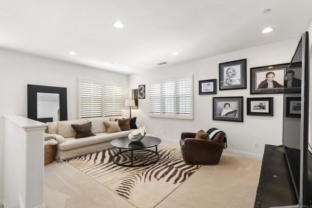 3619 N Fork Ave, Carlsbad CA: https://media.crmls.org/mediaz/72f398e4-06bc-45b4-950c-c36320beded9.jpg