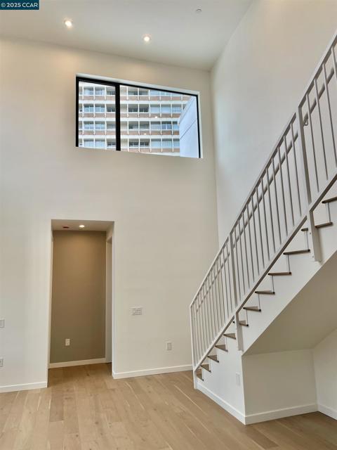 58 Vernon St, Oakland CA: https://media.crmls.org/mediaz/72f4937d-d5d9-4748-8be6-84d2c2b8233b.jpg