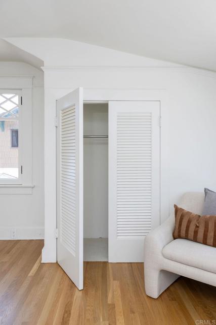 4171 Ibis St, Mission Hills (San Diego) CA: https://media.crmls.org/mediaz/72f4bbc2-e4df-4c0d-8c3b-3588cc25aeab.jpg