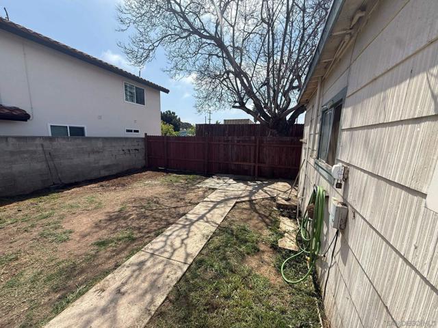 1733 Dahlia Ave, San Diego CA: https://media.crmls.org/mediaz/72f594a7-62da-4cc6-8676-92e70dee1263.jpg