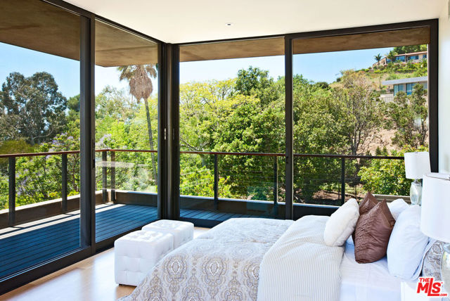 6228 Sycamore Meadows Drive, Malibu CA: https://media.crmls.org/mediaz/72f6110e-a899-4ad7-b84c-c91f63defbd4.jpg