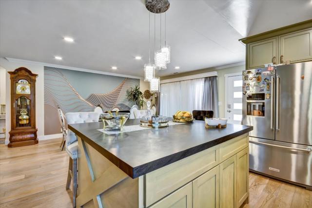 163 Roxbury, Santa Clara CA: https://media.crmls.org/mediaz/72f76dfa-1351-4985-ba42-2e542e2020b0.jpg