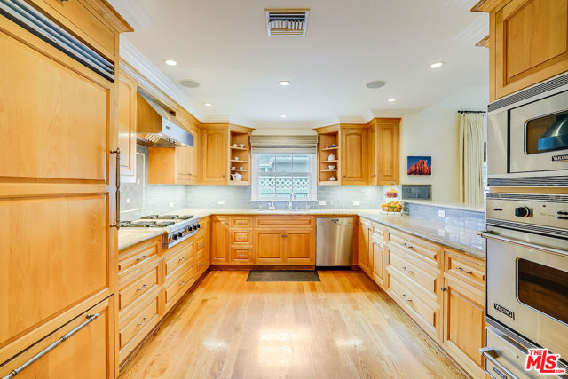 4246 STERN Avenue photo 5
