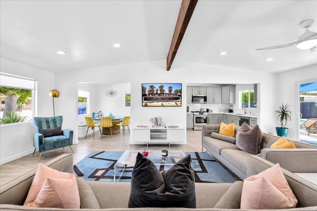 963 S Paseo Caroleta, Palm Springs CA: https://media.crmls.org/mediaz/72f7c898-d839-4fd3-9e9d-2b61adad910d.jpg