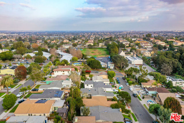 1337 CURTIS Avenue, Manhattan Beach, California 90266, 5 Bedrooms Bedrooms, ,2 BathroomsBathrooms,Residential,Sold,CURTIS,22132619