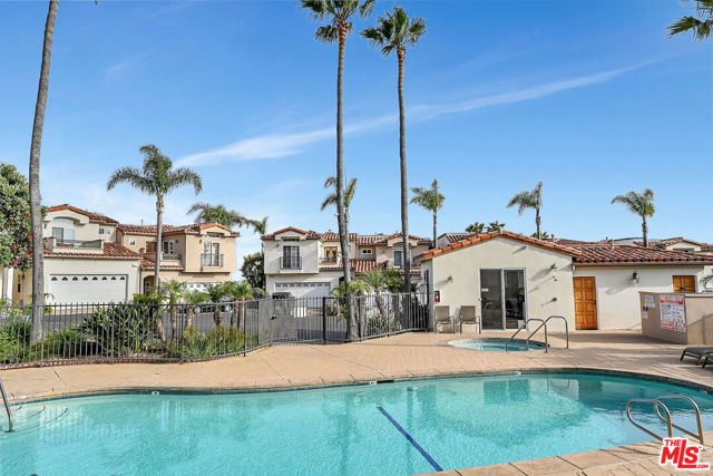 6442 Lunita Road, Malibu CA: https://media.crmls.org/mediaz/72f84567-34f4-49f4-a33b-e39dae693f21.jpg