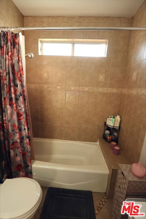 1855 Corinne Avenue, Long Beach CA: https://media.crmls.org/mediaz/72f88b68-bc4d-413d-a5fb-5f1cceb057ba.jpg