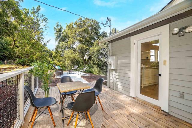 102 Castlewood Dr, Pleasanton CA: https://media.crmls.org/mediaz/72f8f5e0-e4ec-4757-838d-05f6de9f2da1.jpg