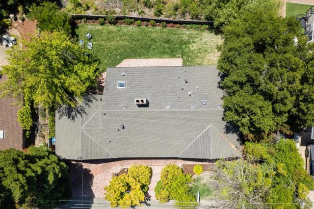 1412 Rainbow Drive, San Mateo CA: https://media.crmls.org/mediaz/72f97616-0687-45c7-9524-4f38ea50fb8f.jpg