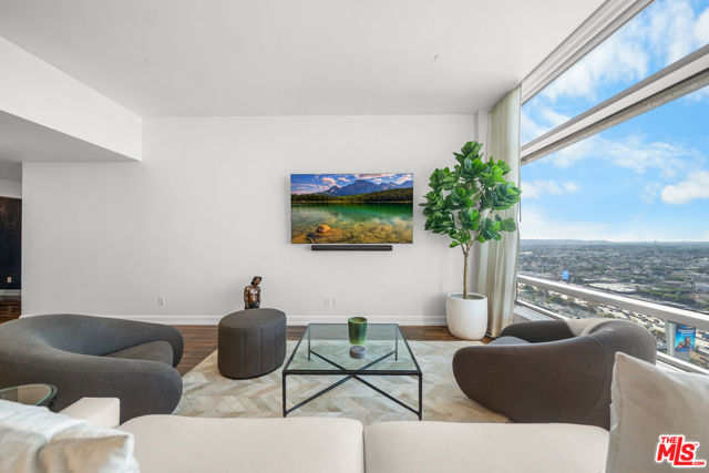 900 West Olympic Boulevard, 28E photo 11