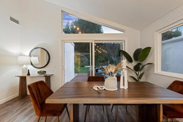 1736 Hill Top Lane, Encinitas CA: https://media.crmls.org/mediaz/72fa850c-4df6-4681-b923-3db16a07b072.jpg
