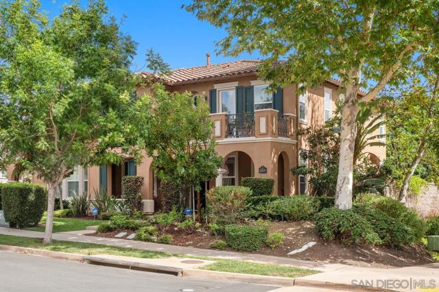 15501 Bristol Ridge Ter, San Diego CA: https://media.crmls.org/mediaz/72fa8e28-9ca2-4484-a9ed-fc6428473b6c.jpg