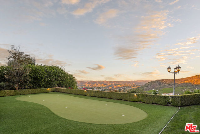 25315 Prado De Los Suenos, Calabasas CA: https://media.crmls.org/mediaz/72fa9780-0974-4e67-b18c-45564e651197.jpg