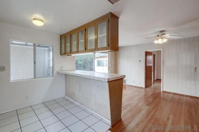 1354 Chalcedony St, San Diego CA: https://media.crmls.org/mediaz/72fac4f5-c303-4dbe-976d-77c3e0ea11c1.jpg